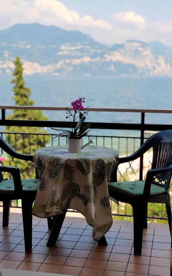 Hotel Merano Бренцоне-суль-Гарда Экстерьер фото