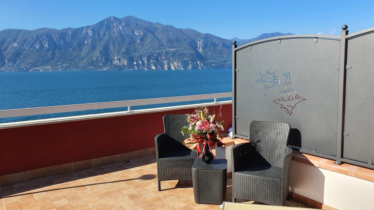 Hotel Merano Бренцоне-суль-Гарда Экстерьер фото