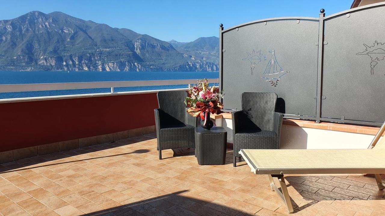 Hotel Merano Бренцоне-суль-Гарда Экстерьер фото