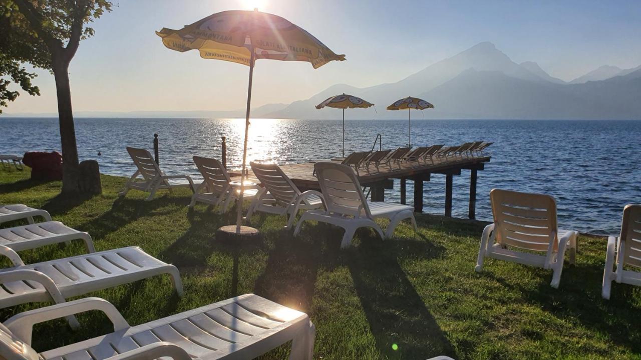 Hotel Merano Бренцоне-суль-Гарда Экстерьер фото