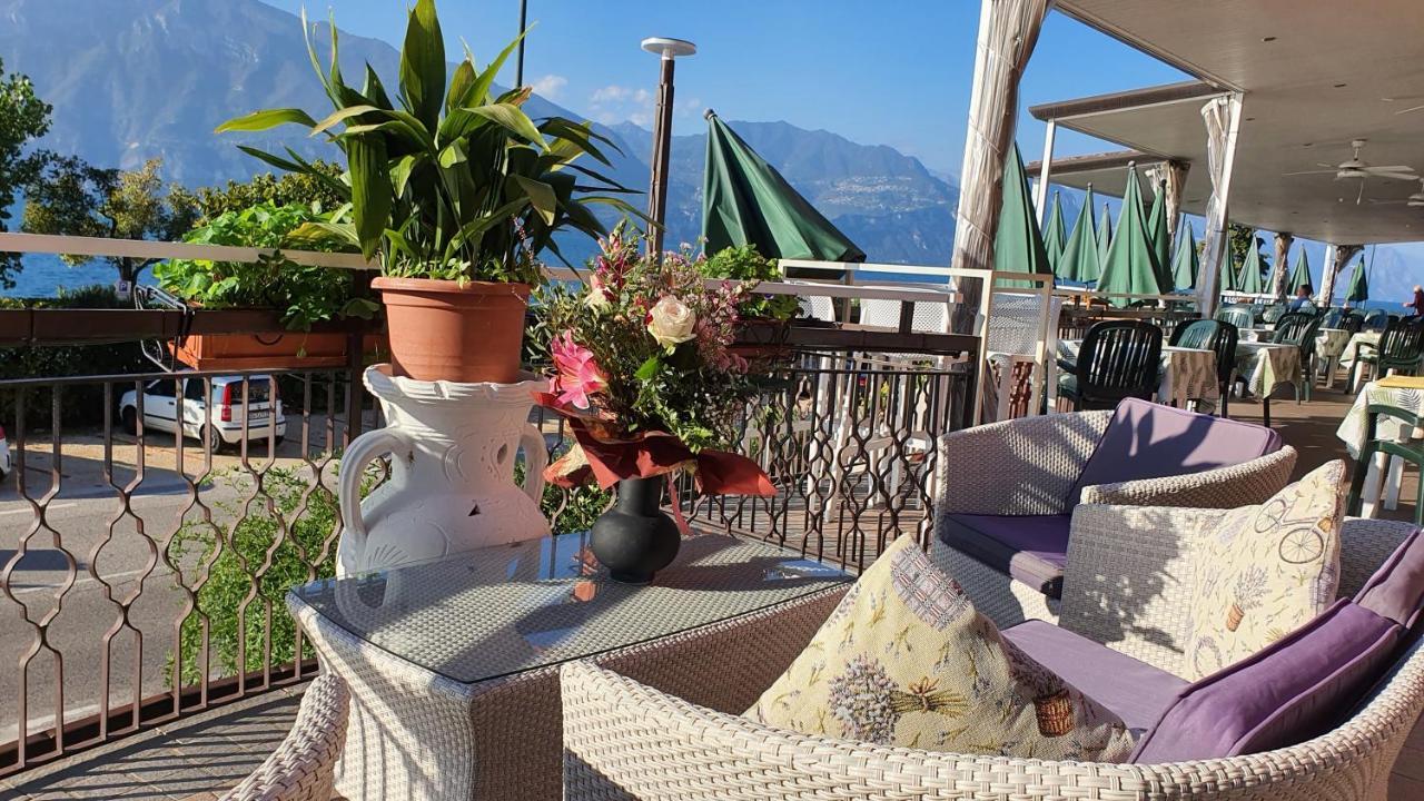 Hotel Merano Бренцоне-суль-Гарда Экстерьер фото