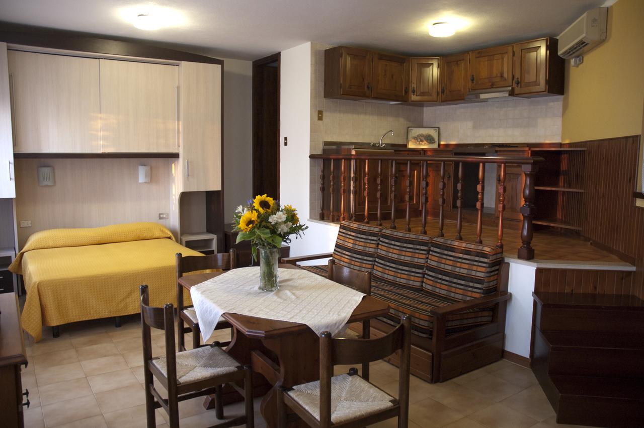 Hotel Merano Бренцоне-суль-Гарда Экстерьер фото